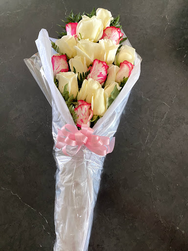 Florist «Roses Just Because/Hub Florist Of Lutz», reviews and photos, 18721 N Dale Mabry Hwy, Lutz, FL 33548, USA