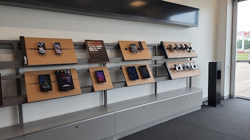 Cell Phone Store «Verizon», reviews and photos, 1489 W Pipeline Rd, Hurst, TX 76053, USA