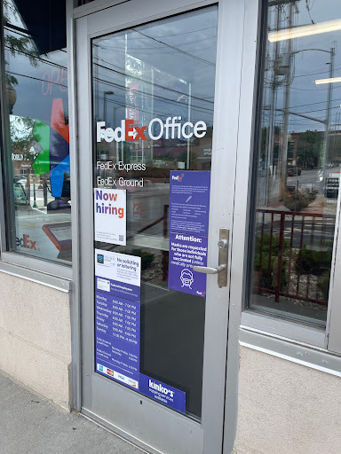 Print Shop «FedEx Office Print & Ship Center», reviews and photos, 612 W 47th St, Kansas City, MO 64112, USA