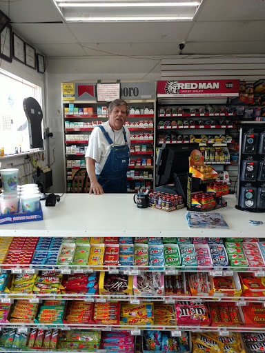 Grocery Store «Holden Beach General Store», reviews and photos, 473 Ocean Blvd W, Holden Beach, NC 28462, USA