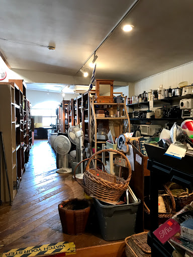 Thrift Store «La Tienda Thrift Store», reviews and photos, 510 N El Camino Real, San Clemente, CA 92672, USA