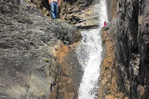 Водопад image