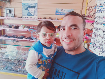 الرواد للنظارات