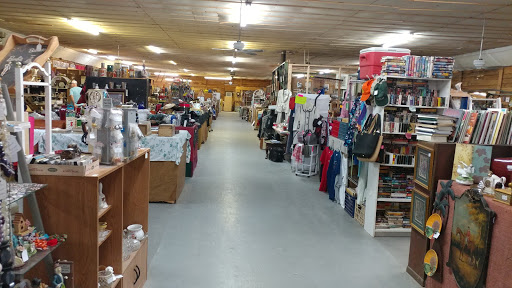 Flea Market «Southern Kentucky Flea Market», reviews and photos, 52 Cypress Rd, Guthrie, KY 42234, USA