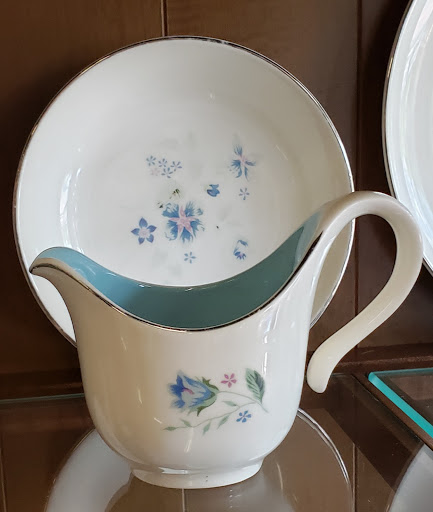 Thrift Store «Hand to Hand Thrift Store», reviews and photos, 785 Terryville Ave, Bristol, CT 06010, USA