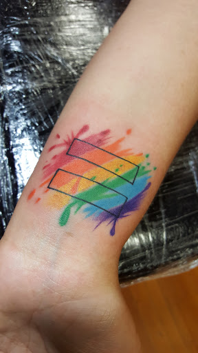 Tattoo Shop «Beautiful Sin Tattoos», reviews and photos, 245 N Queen St, Lancaster, PA 17603, USA