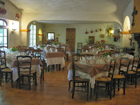 Atmosphère du Restaurant Moulin de la Sambuc à Saint-Zacharie - n°20