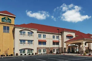 La Quinta Inn & Suites by Wyndham Searcy image