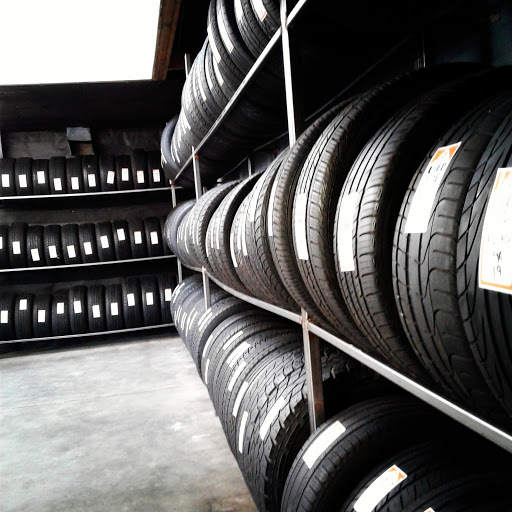 Rolling Rubber Tire Shop