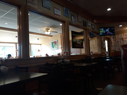 Pizza Restaurant «Round Table Pizza», reviews and photos, 15730 1st Avenue South, Burien, WA 98148, USA