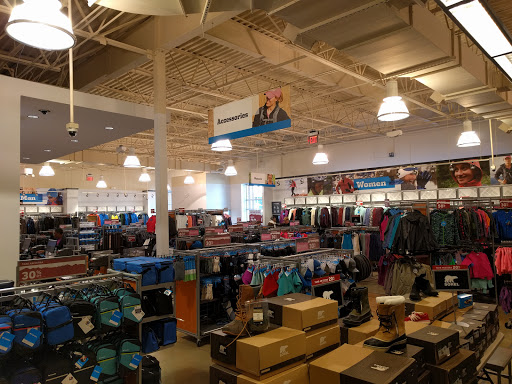 Sportswear Store «Columbia Sportswear Outlet», reviews and photos, 6800 Oxon Hill Rd #600, Oxon Hill, MD 20745, USA