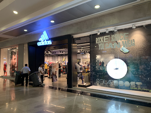 Adidas centro comercial Buena Vista