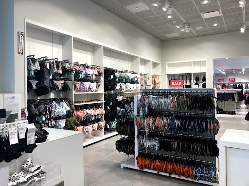 Clothing Store «H&M», reviews and photos, 11401 NW 12th St, Miami, FL 33172, USA