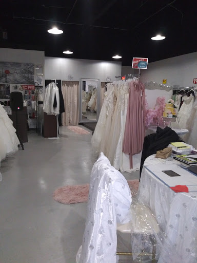 Bridal Shop «Euphoria Bridal Boutique», reviews and photos, 207 E Camp Wisdom Rd d, Duncanville, TX 75116, USA