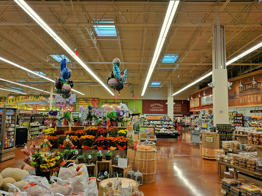 Grocery Store «Fresh Thyme Farmers Market- Downers Grove», reviews and photos, 325 Ogden Ave, Downers Grove, IL 60515, USA