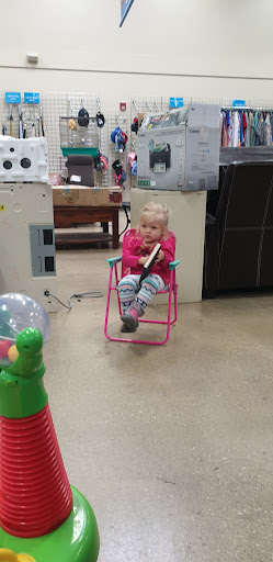 Tire Shop «Discount Tire Store - Naperville, IL», reviews and photos, 535 Fort Hill Dr, Naperville, IL 60540, USA