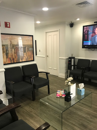 Dental clinics in New York