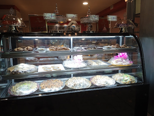 Pastelería Panadería Cafeteria La Plaza en Huesca, Huesca