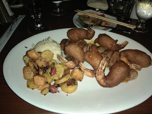 American Restaurant «The Waters Edge Lighthouse», reviews and photos, 2 Freemans Bridge Rd, Glenville, NY 12302, USA