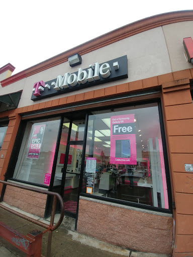 Cell Phone Store «T-Mobile», reviews and photos, 20520 Jamaica Ave, Hollis, NY 11423, USA
