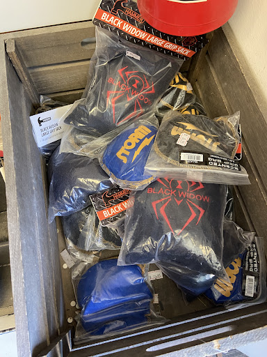 Bowling Supply Shop «Off 7 Bowling Pro Shop», reviews and photos, 46839 Maple Leaf Pl #180, Sterling, VA 20164, USA