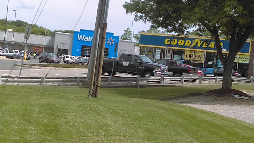 Shopping Mall «Berkshire Shopping Center», reviews and photos, 67 Newtown Rd, Danbury, CT 06810, USA