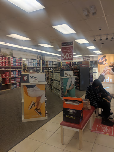 Shoe Store «Famous Footwear», reviews and photos, 211 NE Englewood Rd, Kansas City, MO 64118, USA