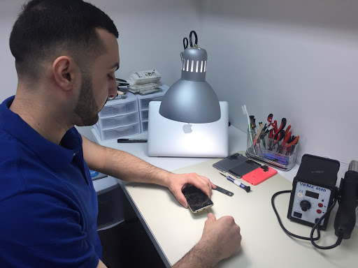 Electronics Repair Shop «iZeek Repair N Fix», reviews and photos, 1890 Dixwell Ave #104, Hamden, CT 06514, USA