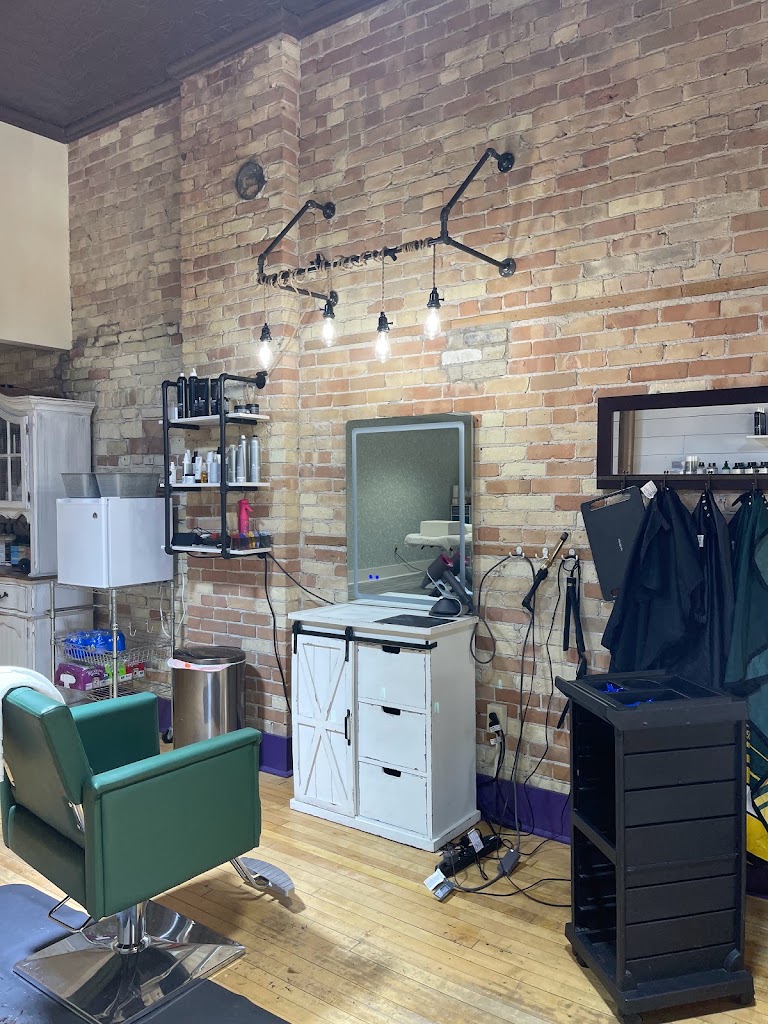 Sarahndipity Salon LLC 53538