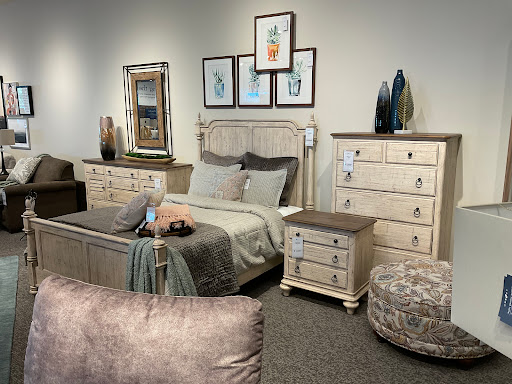 Furniture Store «La-Z-Boy Furniture Galleries», reviews and photos, 100 Quinn Dr, Pittsburgh, PA 15275, USA