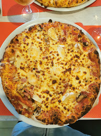 Plats et boissons du Pizzeria XL Pizza - Servon - n°3