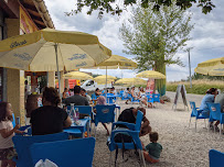 Atmosphère du Restaurant La crêperie du lac à Montbel - n°2