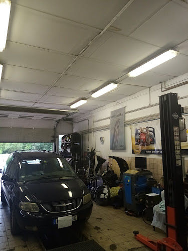 Magala Krisztián ev. autószerelő