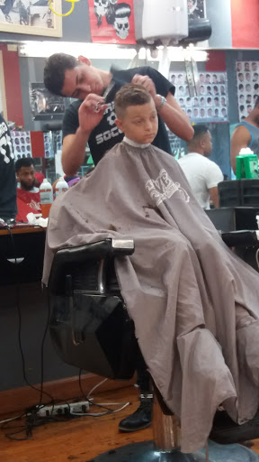 Barber Shop «Dream Team Barber Shop», reviews and photos, 7107 Turfway Rd, Florence, KY 41042, USA