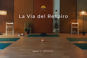 La Via del Respiro, spazio olistico, centro yoga image