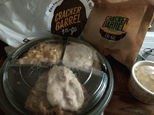 American Restaurant «Cracker Barrel Old Country Store», reviews and photos, 2858 N Glenstone Ave, Springfield, MO 65803, USA