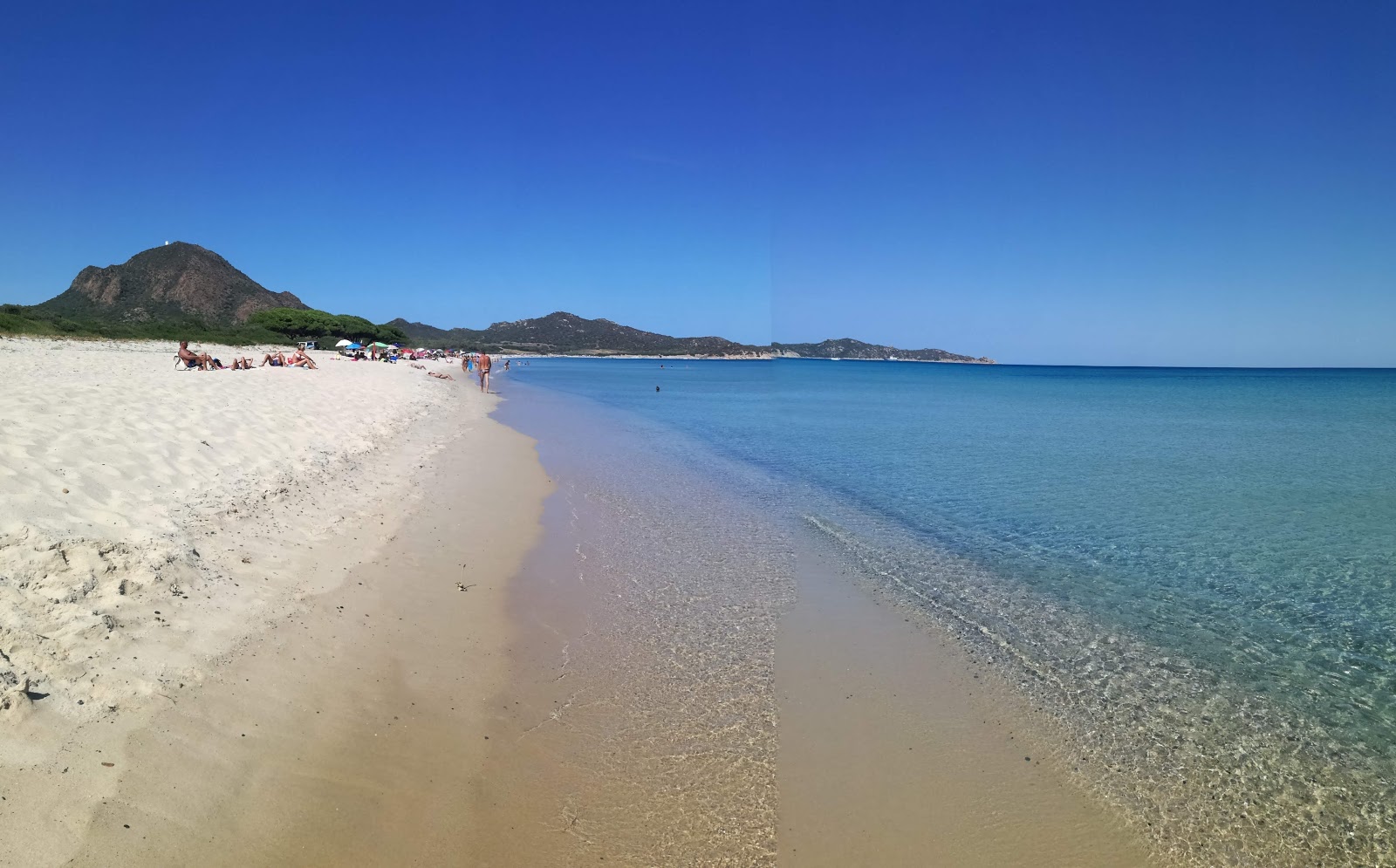 Spiaggia Rei Sole的照片 带有明亮的细沙表面