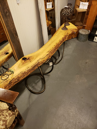 Antique Store «Logan Village Mall», reviews and photos, 977 Logan St, Noblesville, IN 46060, USA