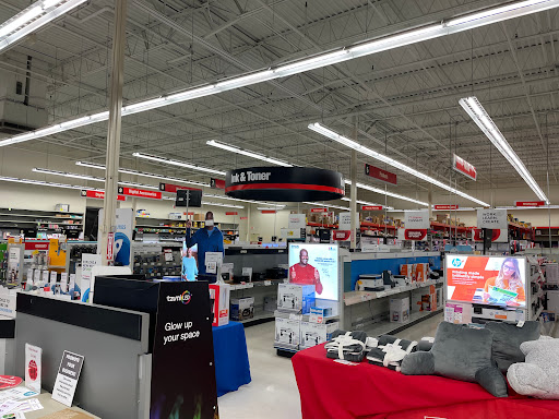 Office Supply Store «Staples», reviews and photos, 30190 US Hwy 19 N, Clearwater, FL 33761, USA
