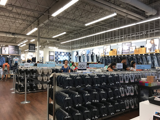 Clothing Store «Gap Outlet», reviews and photos, 12801 W Sunrise Blvd, Sunrise, FL 33323, USA