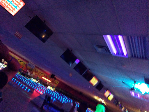 Bowling Alley «30 Strikes Bowling Center», reviews and photos, 501 S White Horse Pike, Stratford, NJ 08084, USA