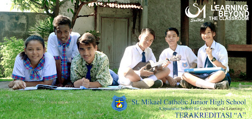 Sekolah Menengah Pertama Katolik Santo Mikael Surabaya