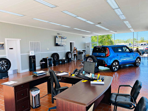 Used Car Dealer «Williams Auto Sales, LLC», reviews and photos, 1498 W Broad St, Cookeville, TN 38501, USA