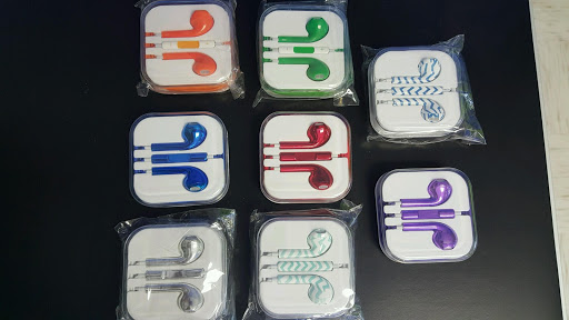 Cell Phone Store «WIRELESS CELLPHONE REPAIR AND ACCESSORIES», reviews and photos, 105 E Loop 281 #8, Longview, TX 75605, USA