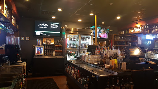 American Restaurant «The Garage Pub & Grill», reviews and photos, 308 4th St, Columbus, IN 47201, USA