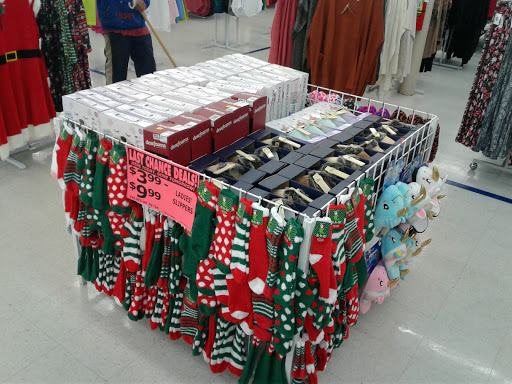 Discount Store «Roses Express», reviews and photos, 6601 Harvard Ave, Cleveland, OH 44105, USA