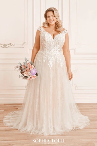 Wedding Store «Boulevard Bride», reviews and photos, 300 Lake St Louis Blvd, Lake St Louis, MO 63367, USA