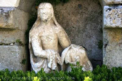 Statue de la vierge Marie et de Jésus à Bréhémont