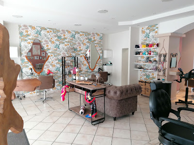 Salon de Coiffure Diminu'Tiff à Saint-Paul-Cap-de-Joux
