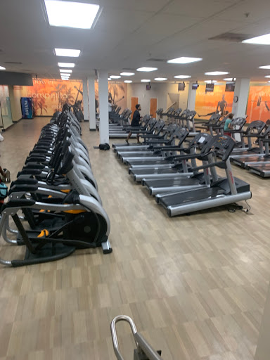 Gym «LA Fitness», reviews and photos, 8616 Cameron St, Silver Spring, MD 20910, USA